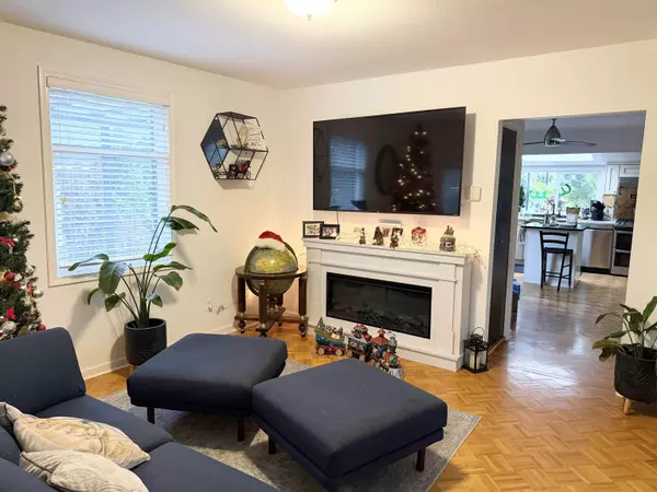 New Westminster, BC V3L 3S4,468 Garrett ST