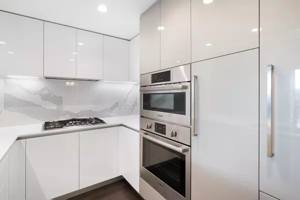 Burnaby, BC V5C 0M6,2085 Skyline CT #507