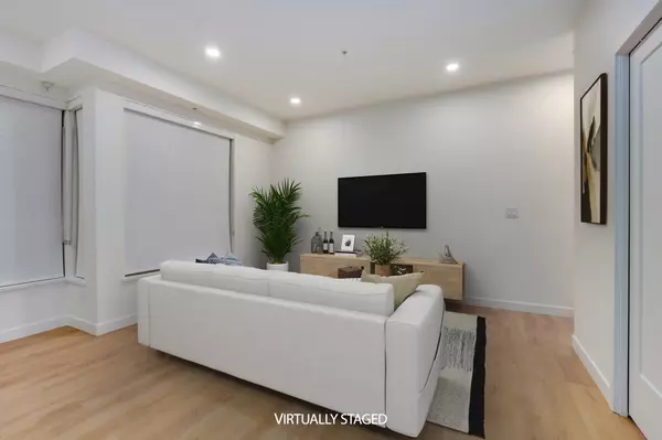 Coquitlam, BC V3K 3Y6,390 Guilby ST #113