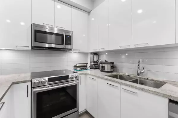 Maple Ridge, BC V2X 4K7,22315 122 AVE #306