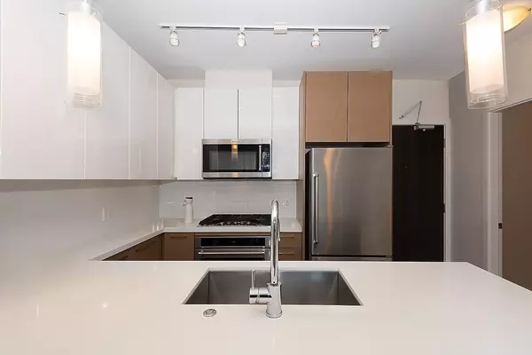 New Westminster, BC V3L 0H2,271 Francis WAY #1007