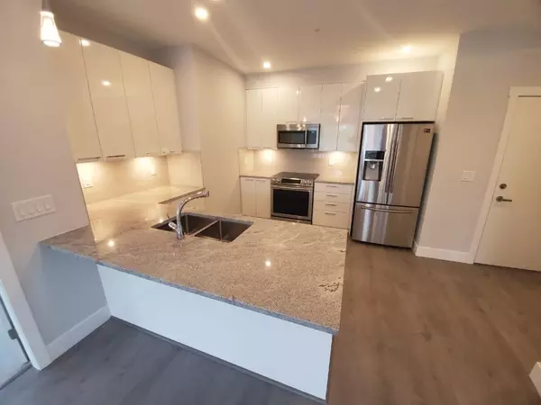 Maple Ridge, BC V2X 4K7,22315 122 AVE #407