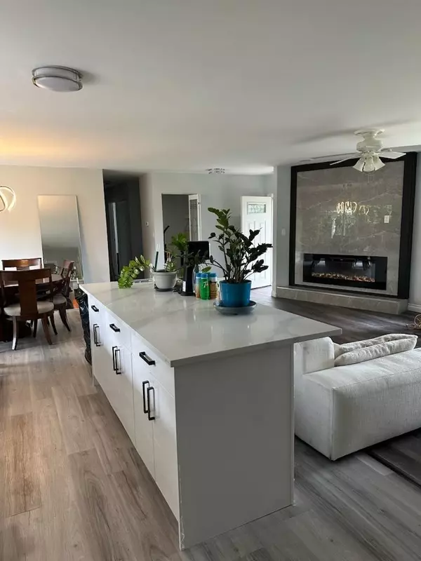 Maple Ridge, BC V2X 3E2,20583 Dewdney Trunk RD