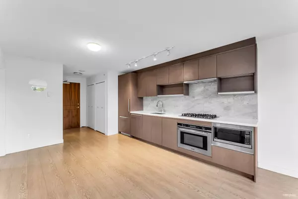 Surrey, BC V3T 0L3,13750 100 AVE #812