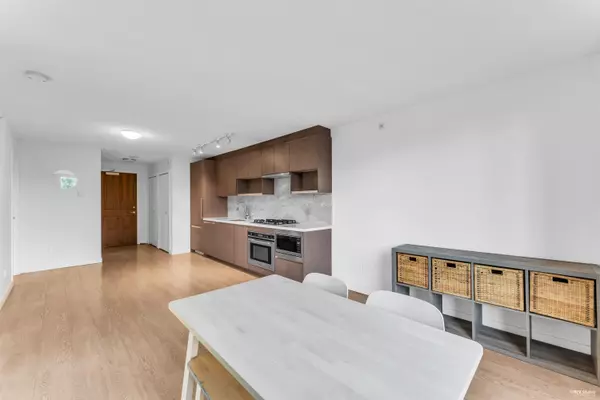 Surrey, BC V3T 0L3,13750 100 AVE #812