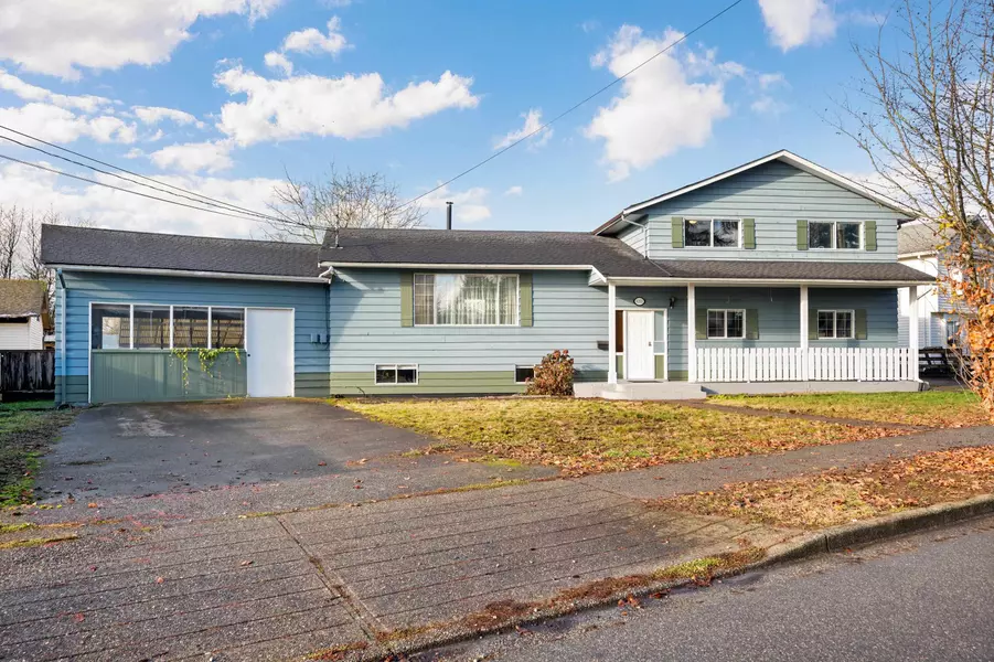 6055 172 ST, Surrey, BC V3S 4Y2