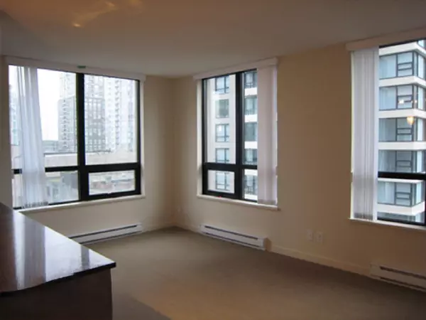 Vancouver, BC V6B 1S3,909 Mainland ST #907