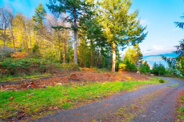 Bowen Island, BC V0N 1G1,230 Moonwinks DR