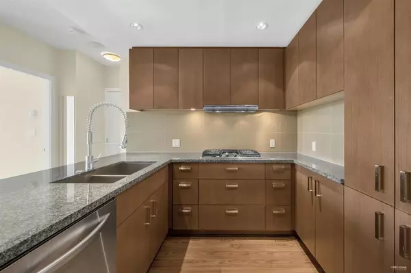 Coquitlam, BC V3B 0J5,3008 Glen DR #1508