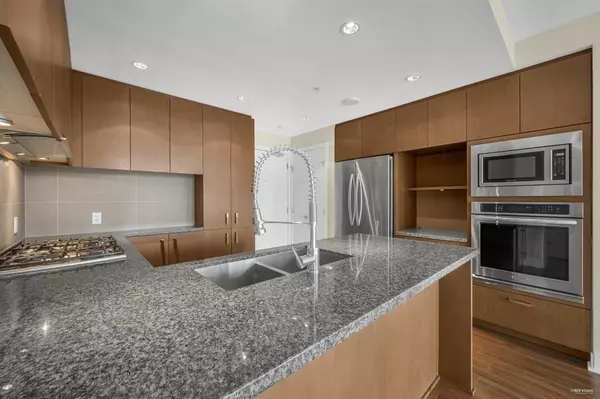 Coquitlam, BC V3B 0J5,3008 Glen DR #1508