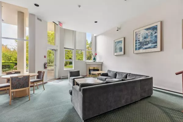 Burnaby, BC V3N 4X9,7108 Edmonds ST #605