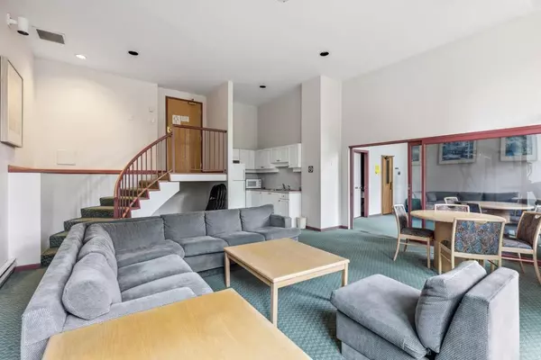 Burnaby, BC V3N 4X9,7108 Edmonds ST #605