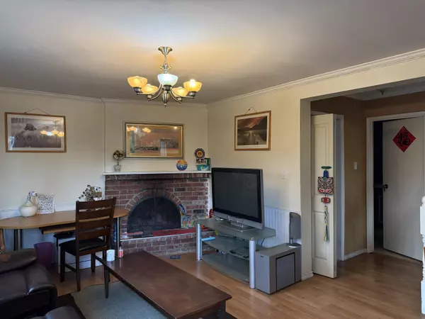 Burnaby, BC V5H 3N3,5715 Royal Oak AVE