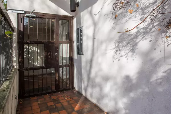 Vancouver, BC V6G 1G2,1405 Haro Street #101