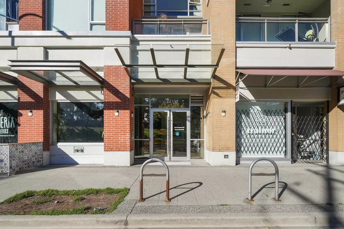 Vancouver, BC V6A 0B4,221 Union ST #715