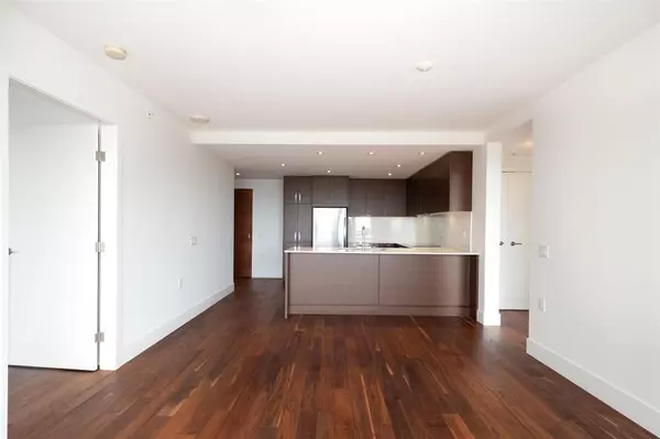 North Vancouver, BC V7L 0C7,111 E 13th ST #703