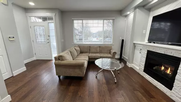 Maple Ridge, BC V2W 0A7,24326 101a AVE