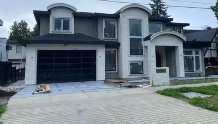 13512 14 AVE, Surrey, BC V4A 5H5