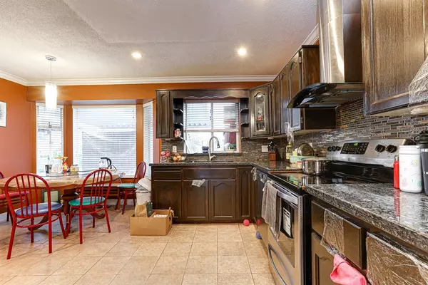 9420 157 ST Surrey, BC V4N 3B5