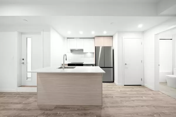 Surrey, BC V3R 0H3,10828 139a ST #420