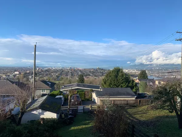 Burnaby, BC V5B 3H6,11 Hythe AVE