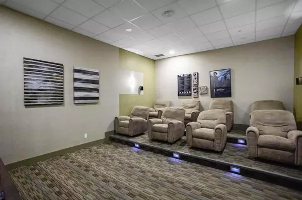 Surrey, BC V3T 0C9,13399 104 AVE #801