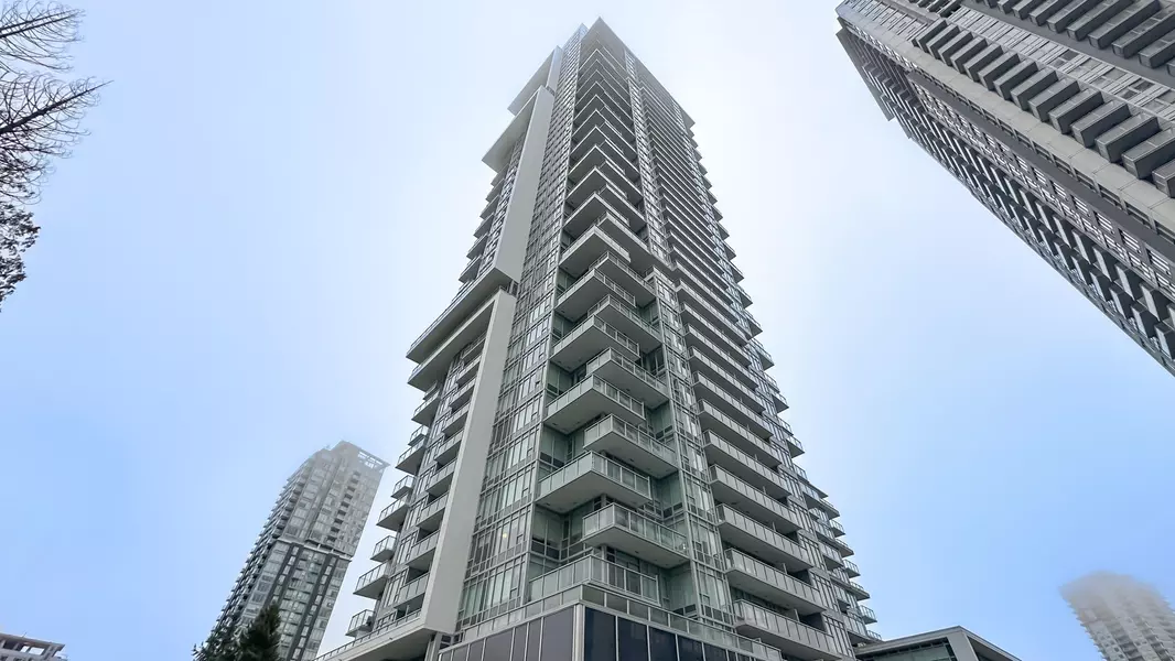 13350 Central AVE #2208, Surrey, BC V3T 0S1