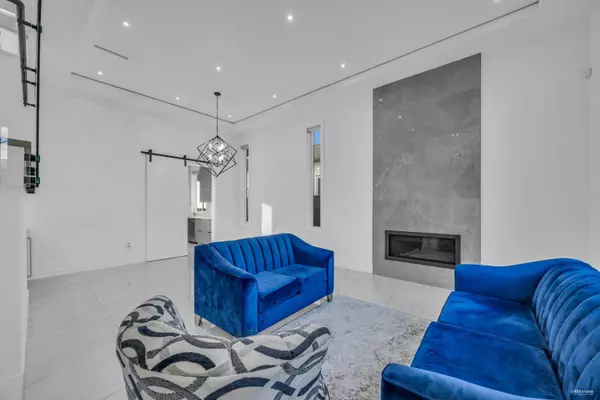 Surrey, BC V3W 6T5,14138 75a AVE