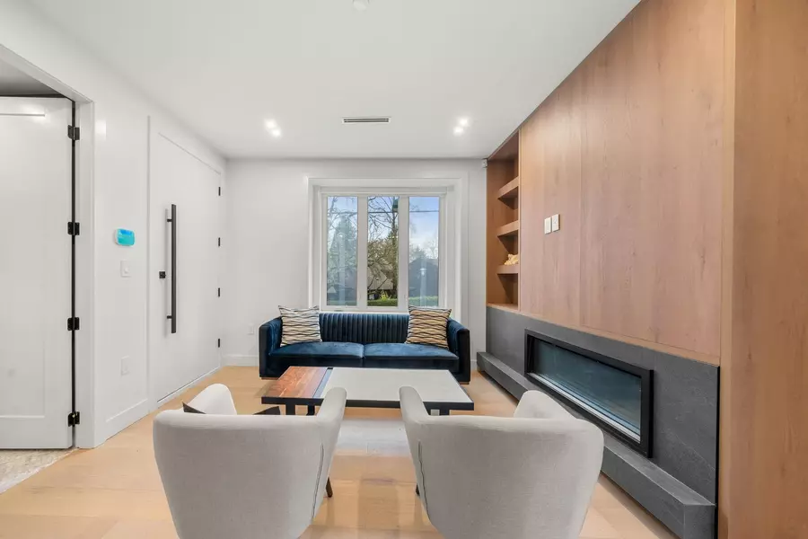 3483 Adanac ST, Vancouver, BC V5K 4P4