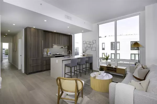 Vancouver, BC V5Z 2Z7,5212 Cambie ST #607