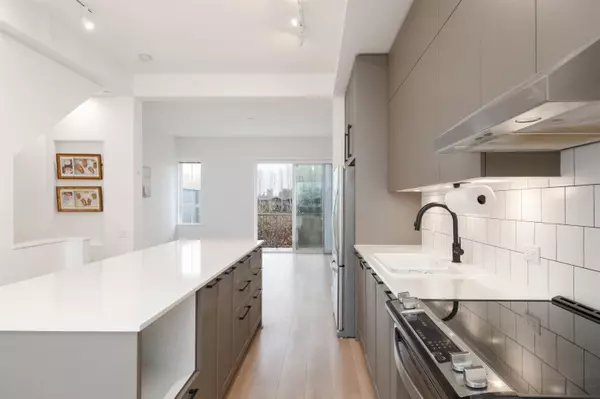 Tsawwassen, BC V4M 0E7,4726 Orca WAY #26