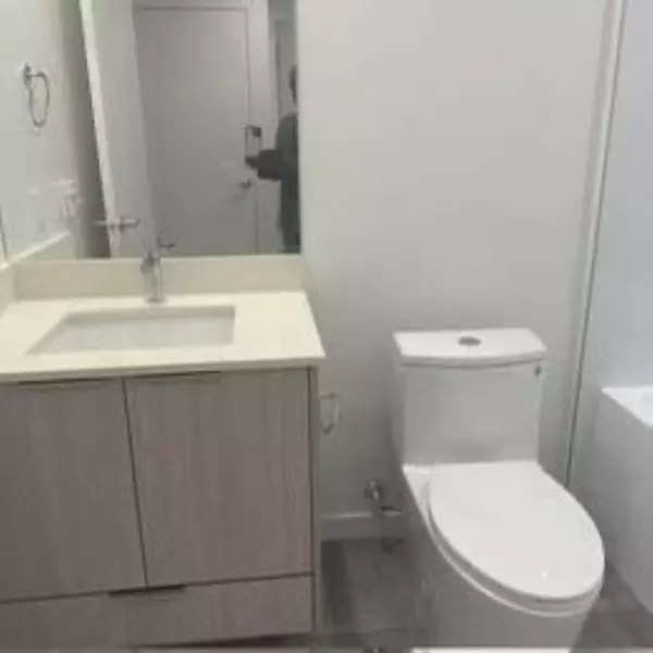 Surrey, BC V3T 0S5,10778 138 ST #402