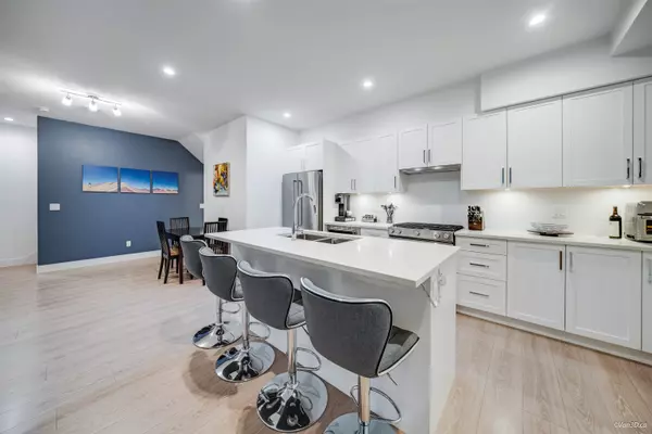 16433 19 AVE #117 Surrey, BC V3Z 0Z1