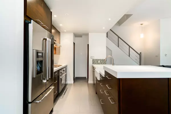 Vancouver, BC V5Z 3C3,2315 Ash ST