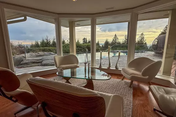 West Vancouver, BC V7V 3M2,4100 Burkehill RD