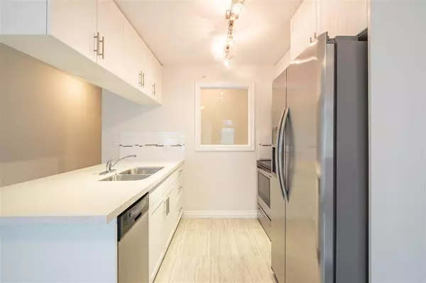 Langley, BC V3A 0B3,5650 201a ST #409