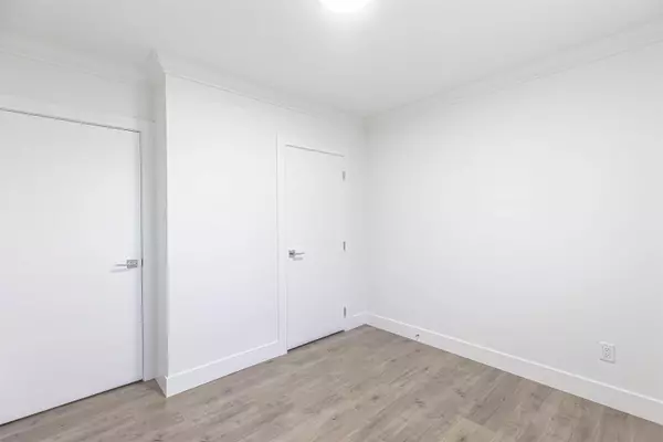 Surrey, BC V4A 1L4,16373 15 AVE