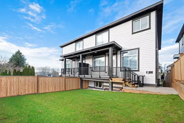 Surrey, BC V3S 4G1,18002 63b AVE #101