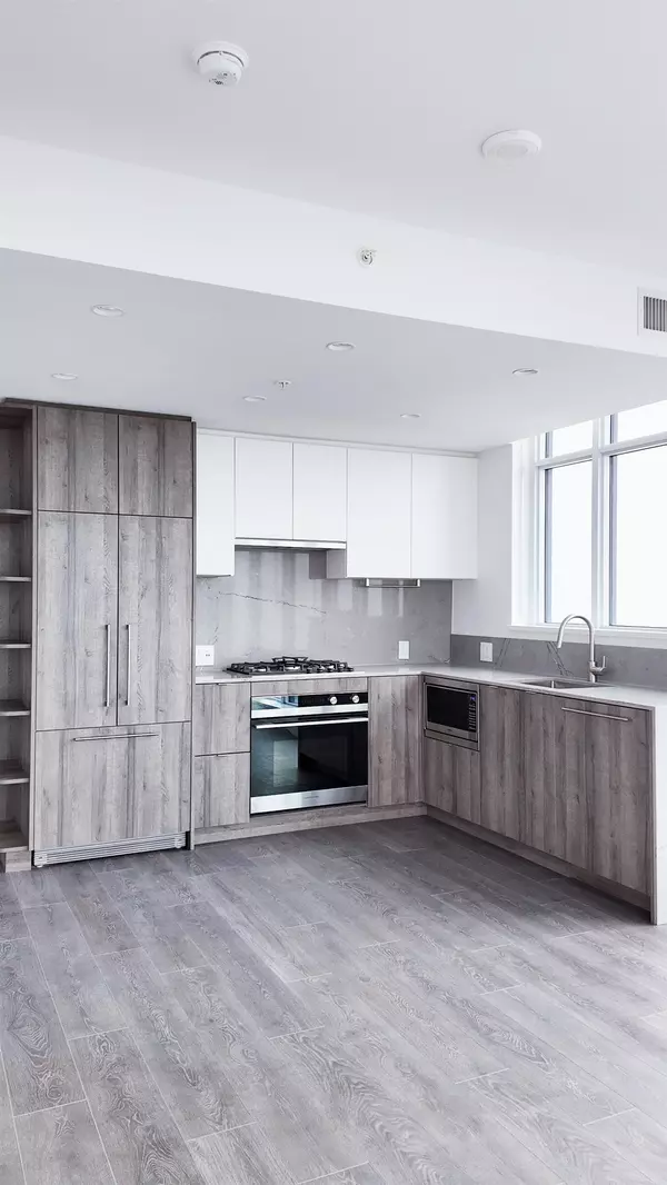 Coquitlam, BC V3J 0R5,505 Nelson ST #802