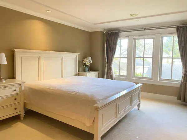 3000 W 38th AVE, Vancouver, BC V6N 2Y3