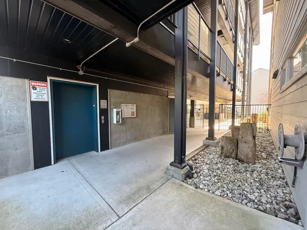 5604 Inlet AVE #206, Sechelt, BC V7Z 0H7