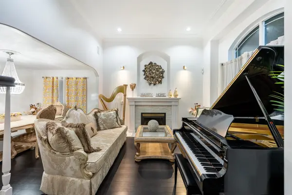 887 Riverside DR, Port Coquitlam, BC V3B 7T6