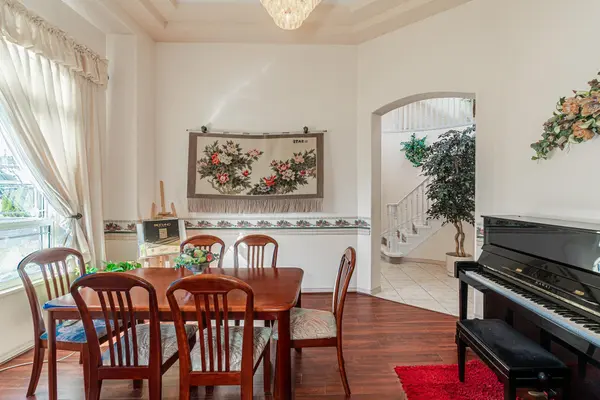 10970 155 ST, Surrey, BC V3R 0X6