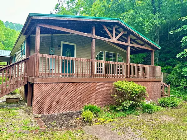 Whitesburg, KY 41858,132 Timber Loop