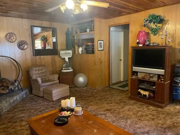 Calpine, CA 96124,125,127 Calpine Avenue