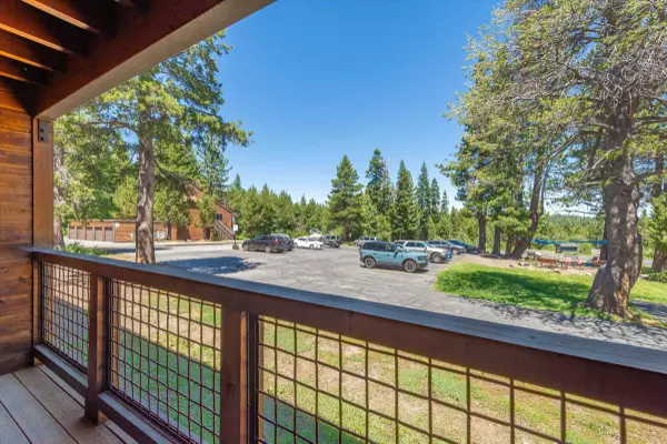 Truckee, CA 96161,11589 Snowpeak Way #109