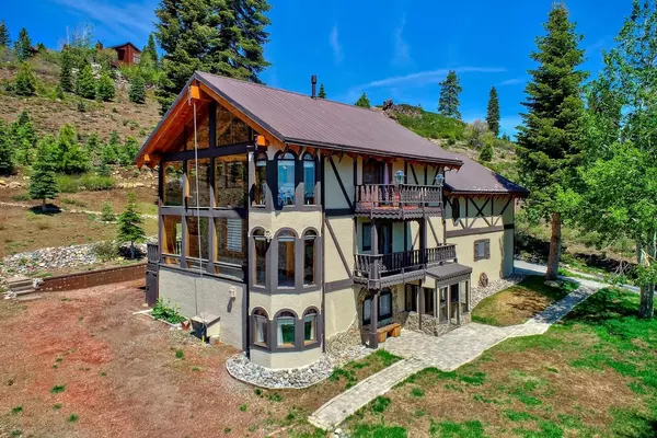 Truckee, CA 96161,13308 Skislope Way