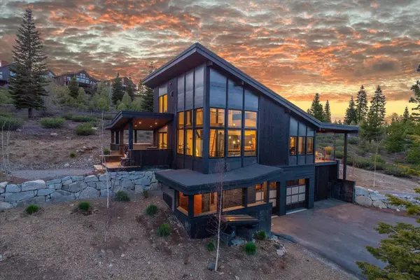 Truckee, CA 96161,13911 Skislope Way