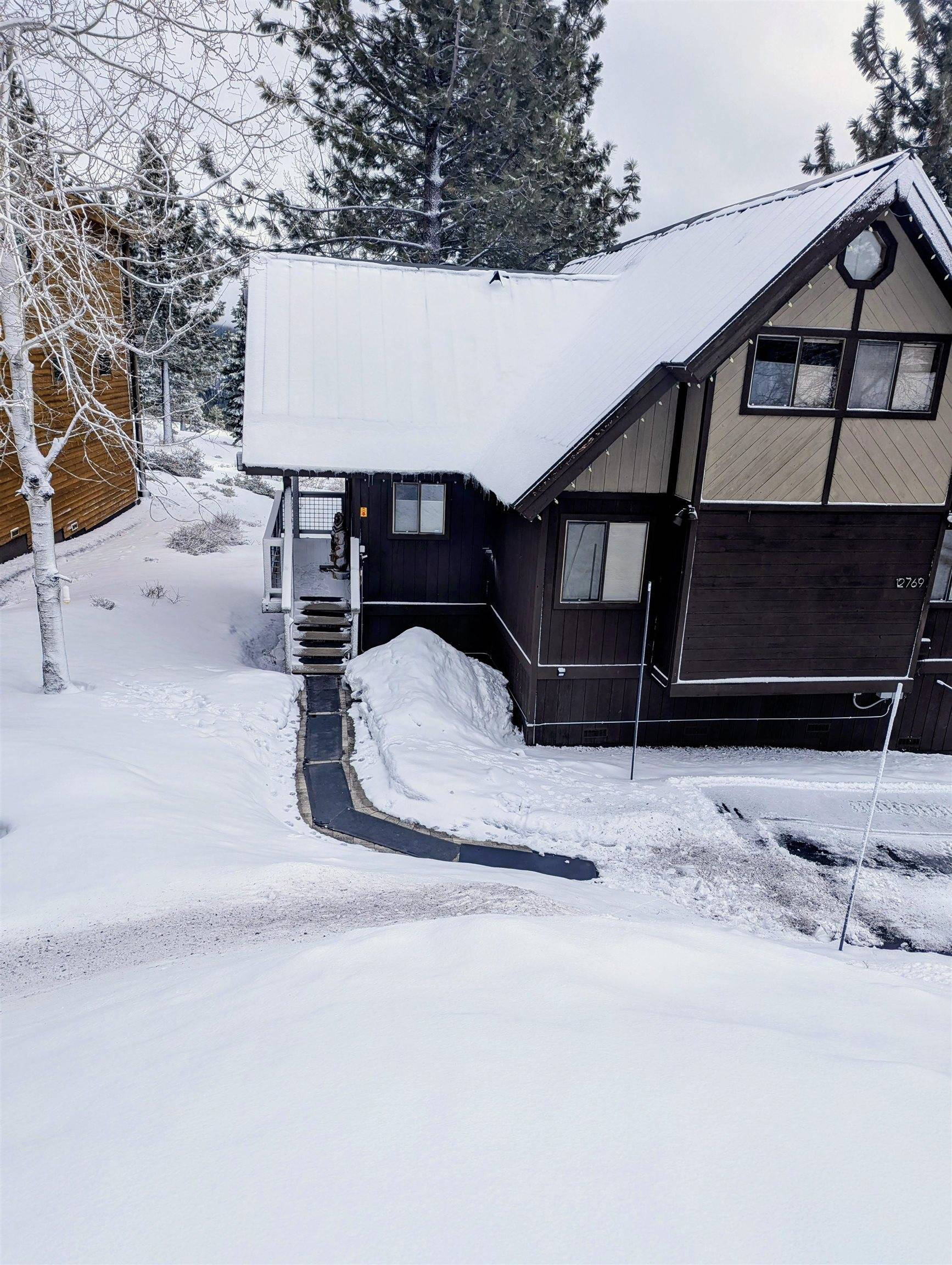 Truckee, CA 96161-6902,12769 Parsenn Road