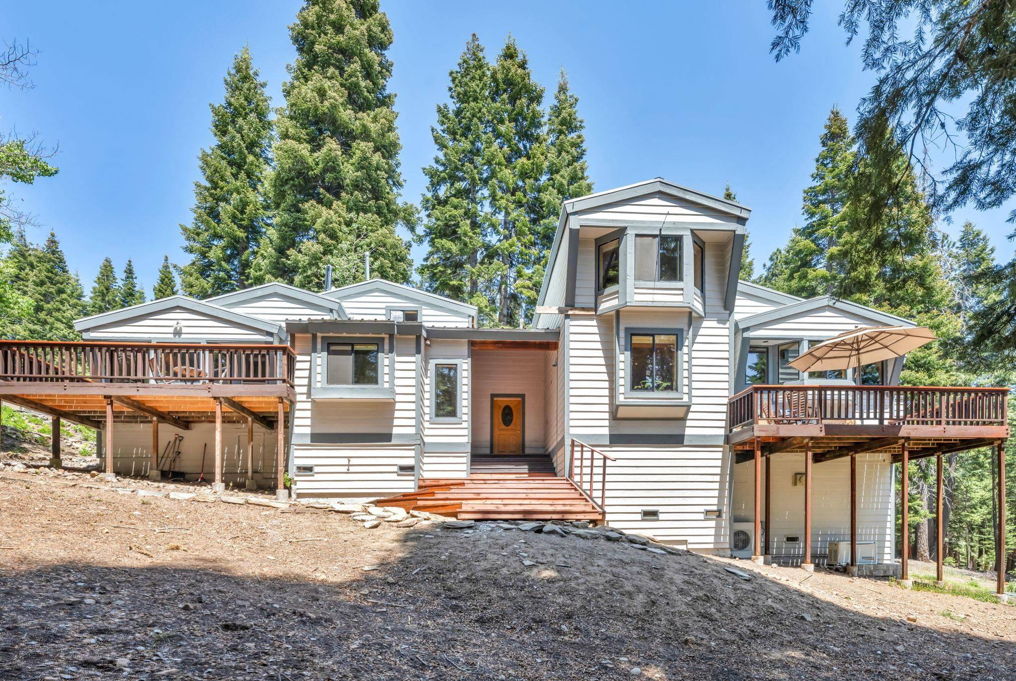 11441 Lockwood Drive, Truckee, CA 96161-0000